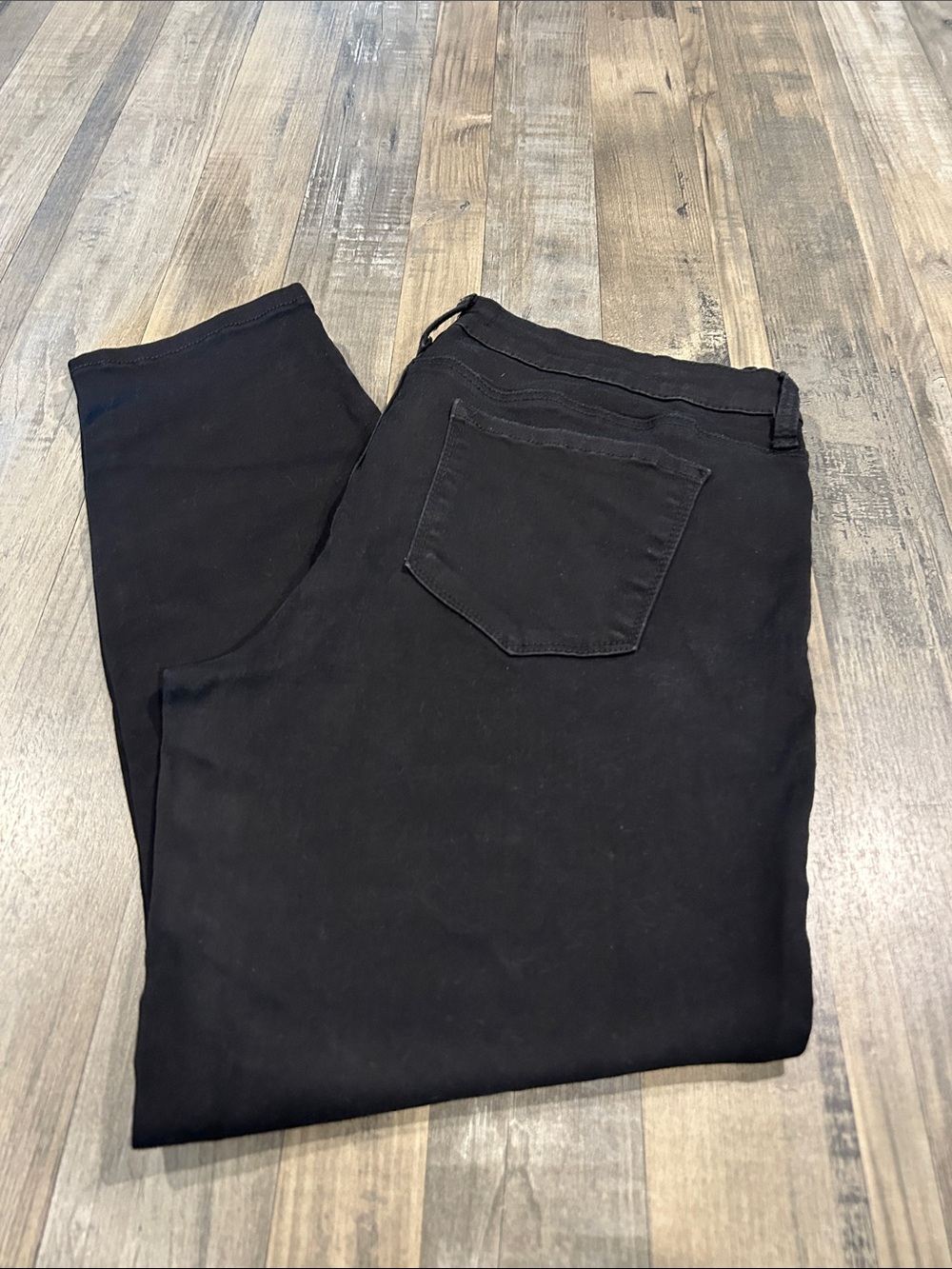 STS Blue Women's Black Straight Leg Jeans